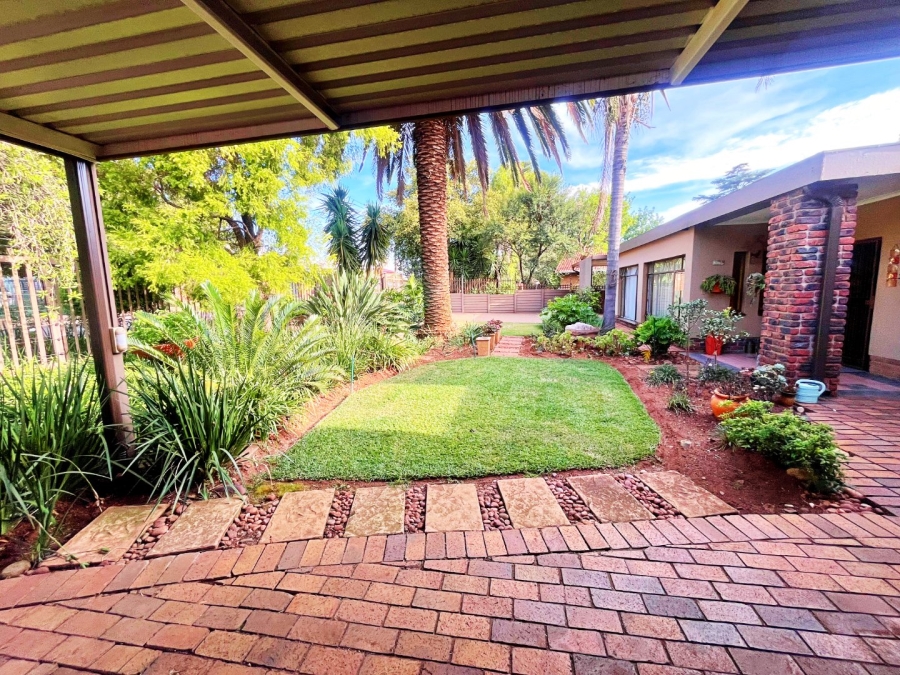 4 Bedroom Property for Sale in Wierda Park Gauteng