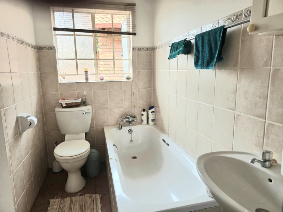 2 Bedroom Property for Sale in Meyerspark Gauteng