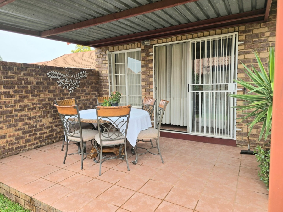 2 Bedroom Property for Sale in Meyerspark Gauteng