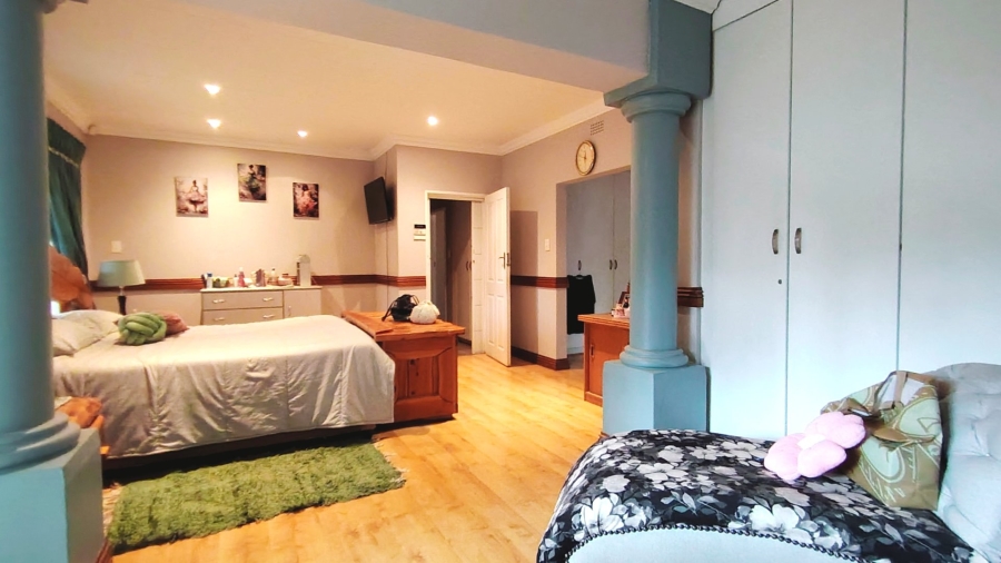 4 Bedroom Property for Sale in Vanderbijlpark SW 5 Gauteng