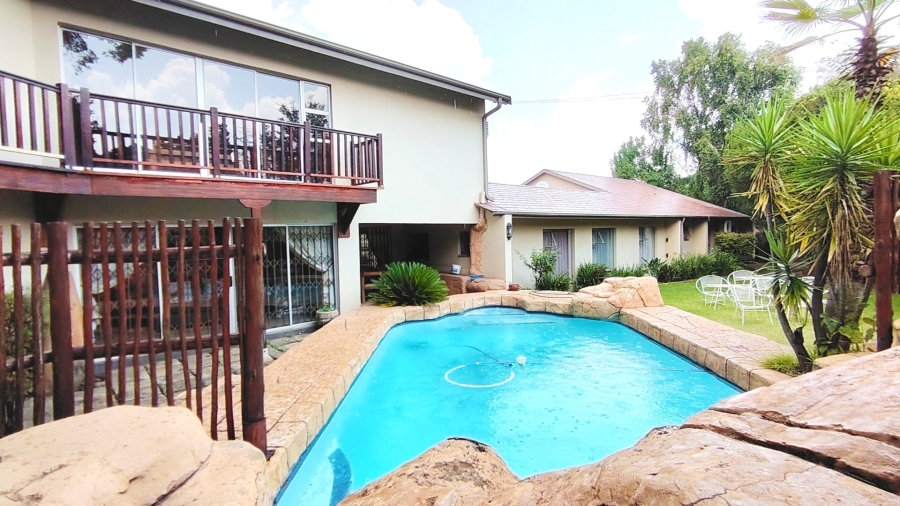 4 Bedroom Property for Sale in Vanderbijlpark SW 5 Gauteng