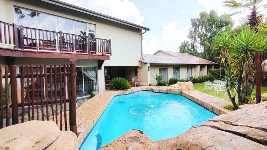 4 Bedroom Property for Sale in Vanderbijlpark SW 5 Gauteng