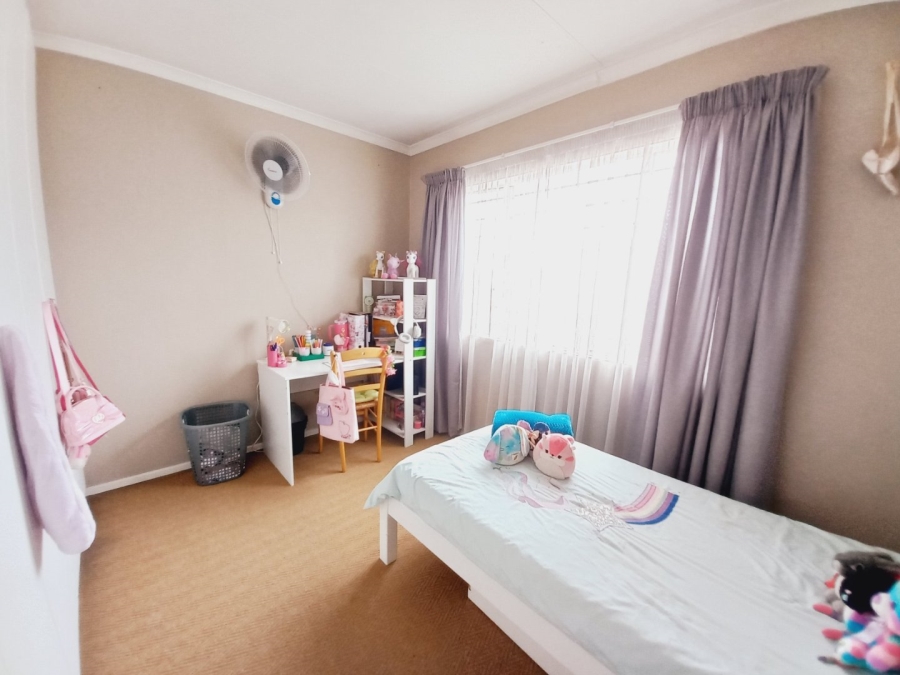 3 Bedroom Property for Sale in Buurendal Gauteng