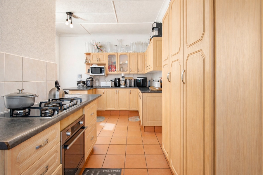 5 Bedroom Property for Sale in Florida Hills Gauteng