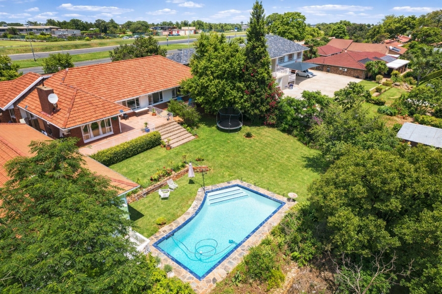 5 Bedroom Property for Sale in Florida Hills Gauteng