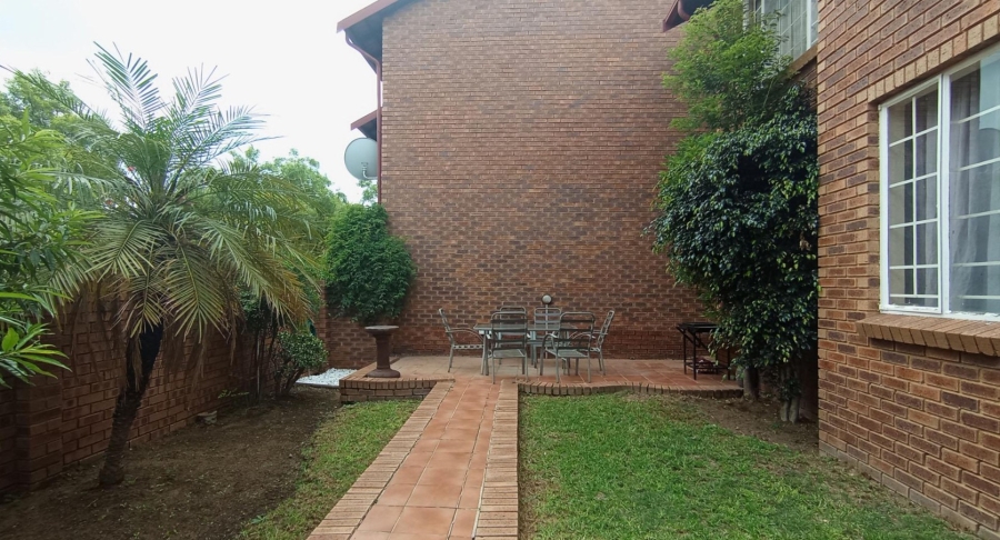 2 Bedroom Property for Sale in The Reeds Gauteng