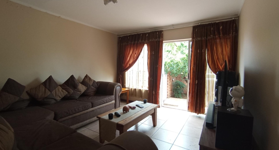 2 Bedroom Property for Sale in The Reeds Gauteng