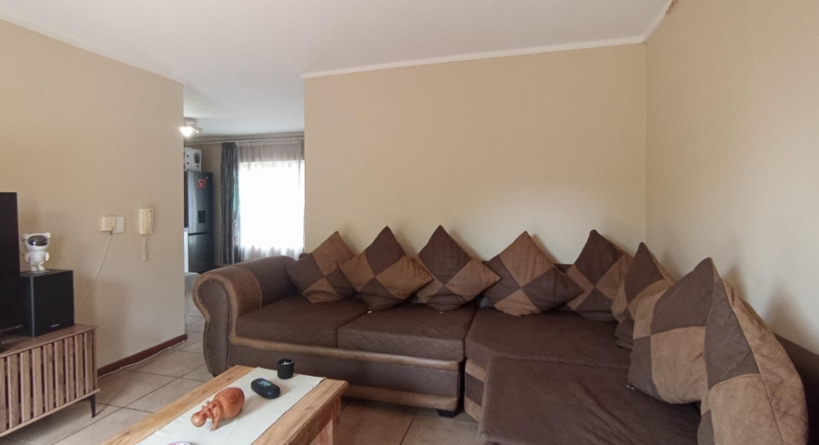 2 Bedroom Property for Sale in The Reeds Gauteng