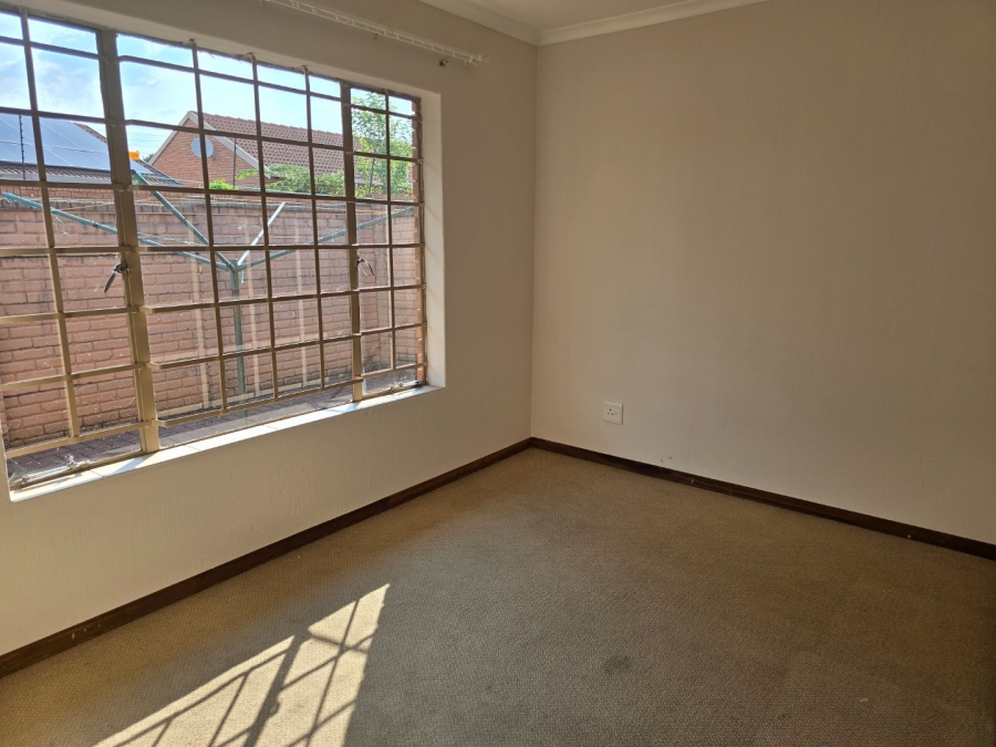3 Bedroom Property for Sale in Willow Park Manor Gauteng