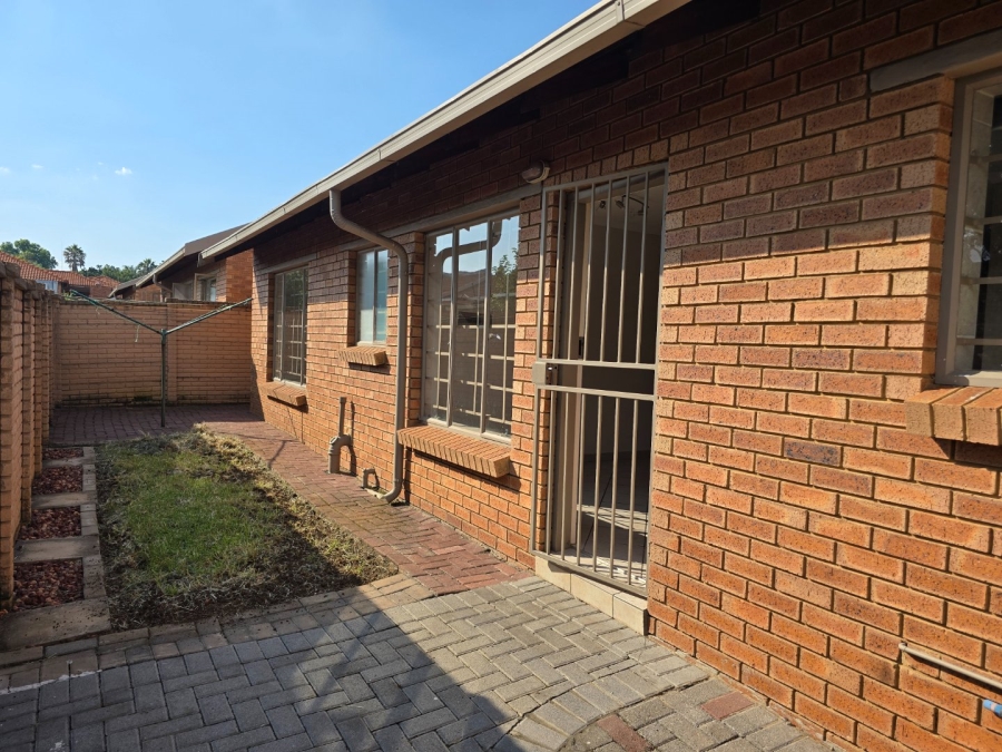 3 Bedroom Property for Sale in Willow Park Manor Gauteng