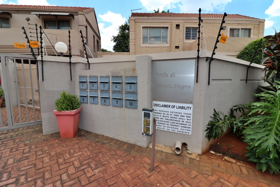  Bedroom Property for Sale in Buurendal Gauteng
