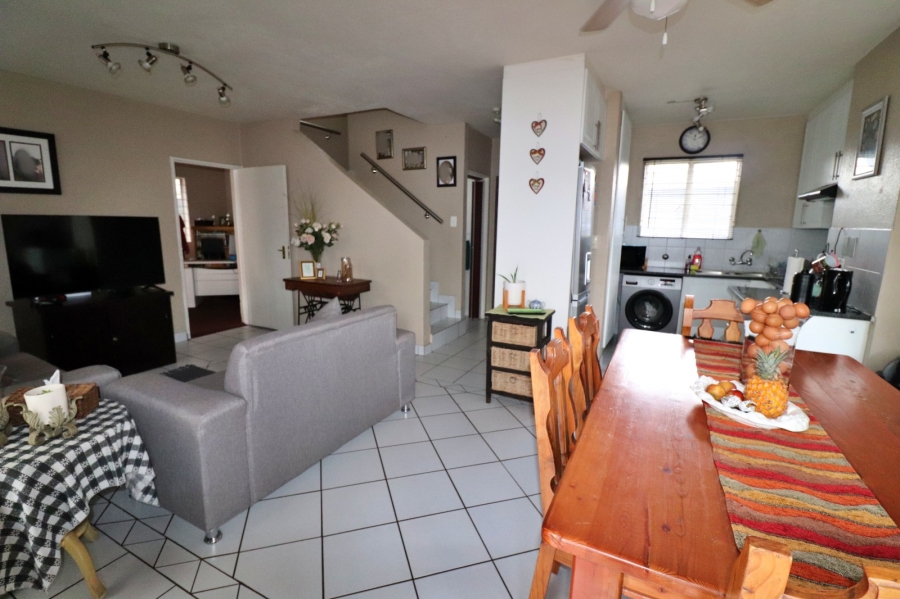  Bedroom Property for Sale in Buurendal Gauteng