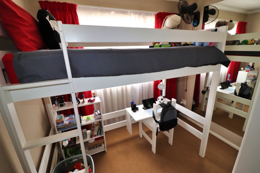  Bedroom Property for Sale in Buurendal Gauteng