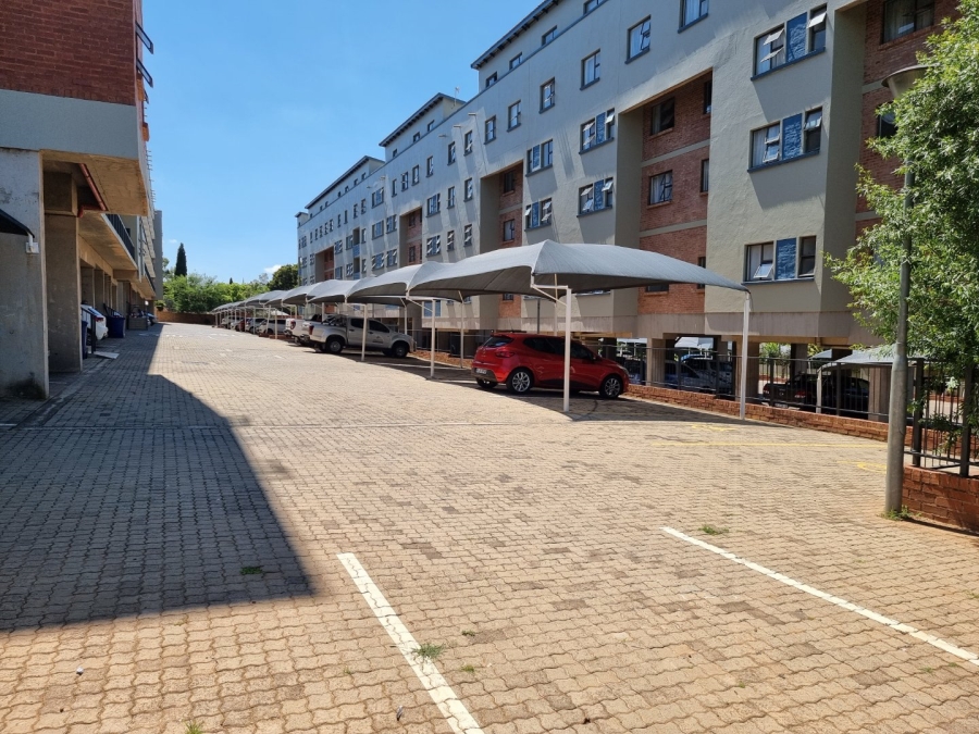 2 Bedroom Property for Sale in Die Hoewes Gauteng