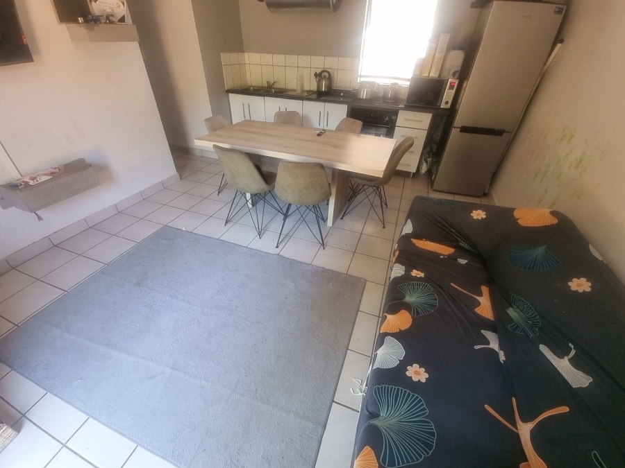2 Bedroom Property for Sale in Die Hoewes Gauteng