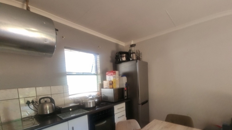 2 Bedroom Property for Sale in Die Hoewes Gauteng
