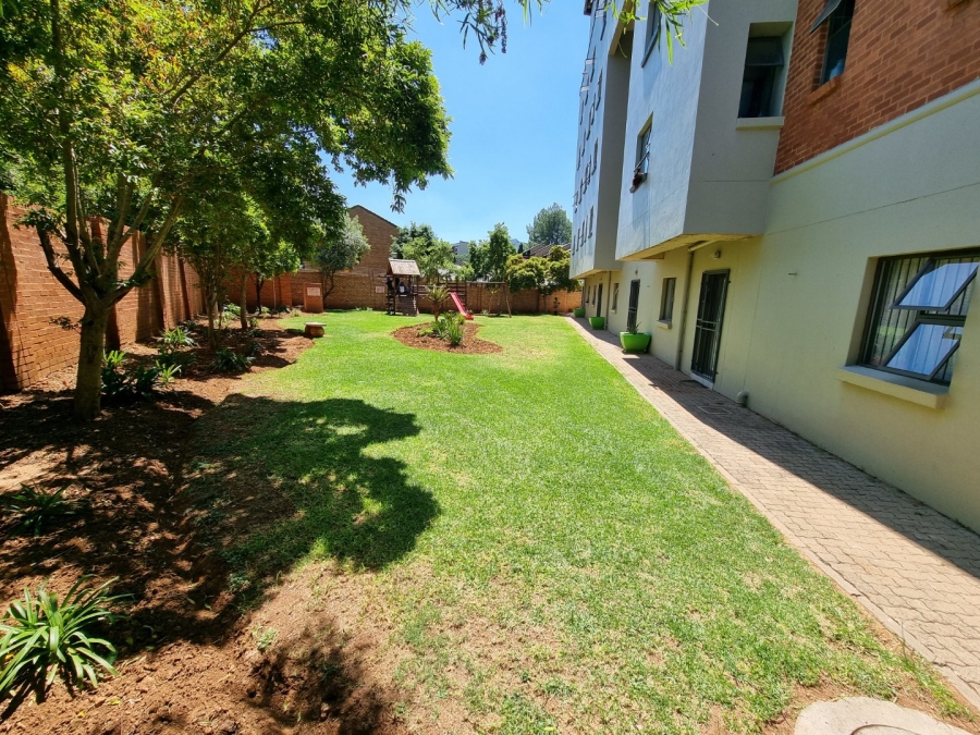 2 Bedroom Property for Sale in Die Hoewes Gauteng
