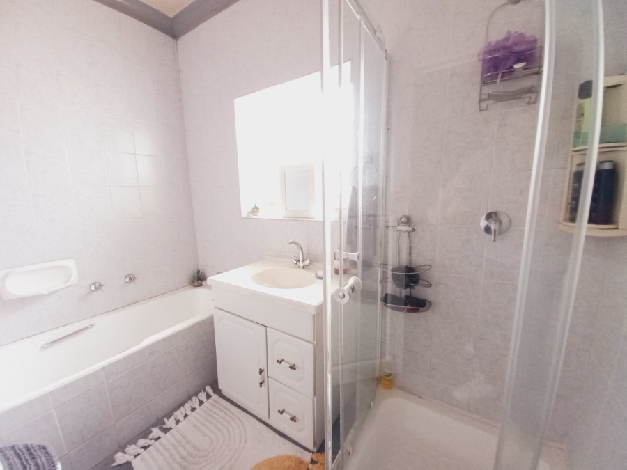 3 Bedroom Property for Sale in Eastleigh Ridge Gauteng