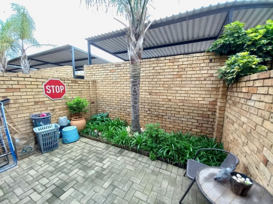2 Bedroom Property for Sale in Primrose Hill Gauteng