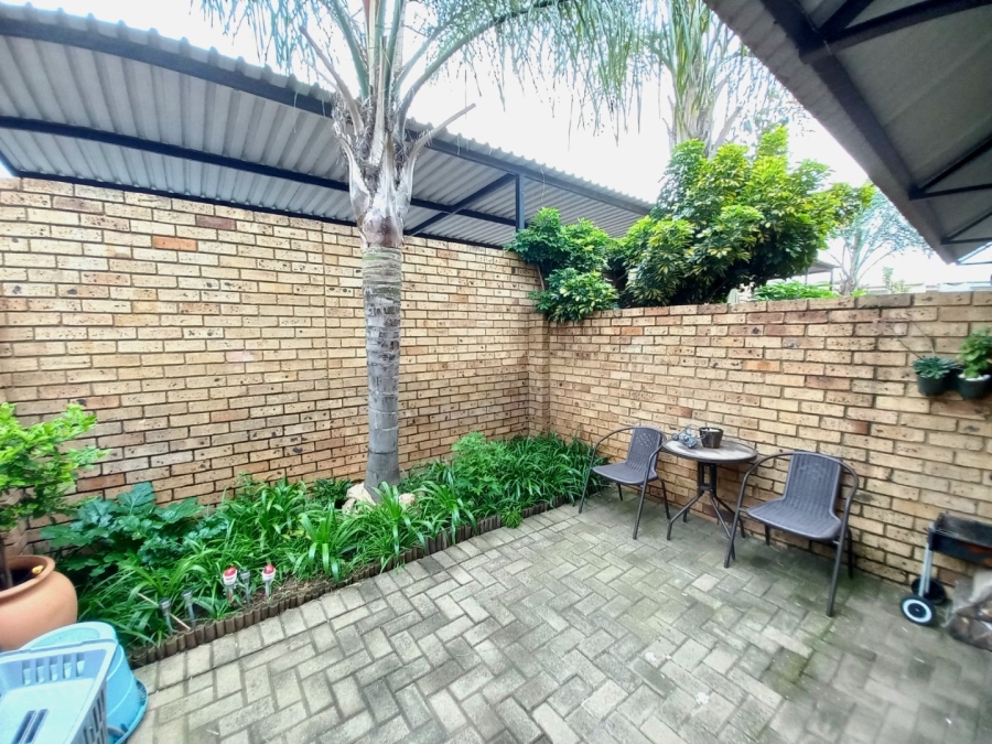 2 Bedroom Property for Sale in Primrose Hill Gauteng