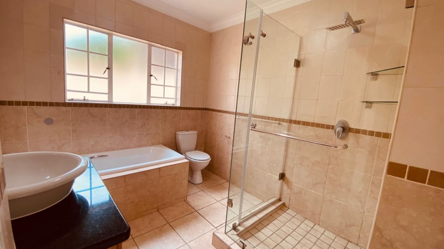 2 Bedroom Property for Sale in Rooihuiskraal North Gauteng