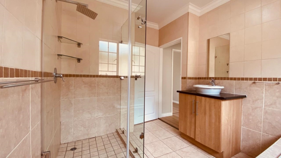 2 Bedroom Property for Sale in Rooihuiskraal North Gauteng