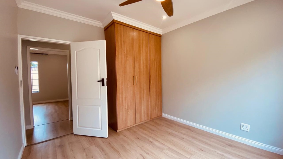 2 Bedroom Property for Sale in Rooihuiskraal North Gauteng