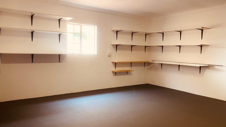 2 Bedroom Property for Sale in Rooihuiskraal North Gauteng