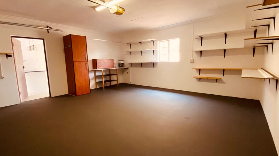 2 Bedroom Property for Sale in Rooihuiskraal North Gauteng