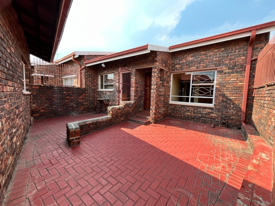  Bedroom Property for Sale in Three Rivers Gauteng