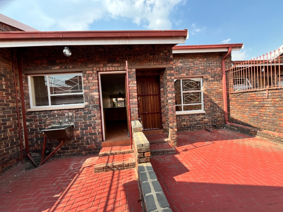  Bedroom Property for Sale in Three Rivers Gauteng