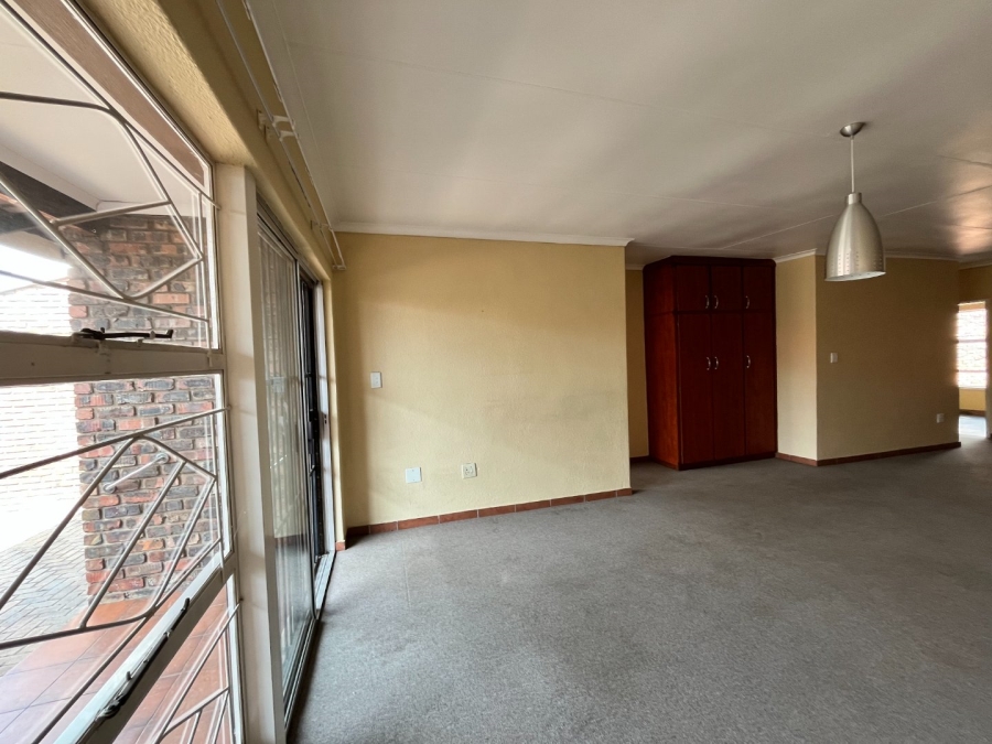  Bedroom Property for Sale in Three Rivers Gauteng