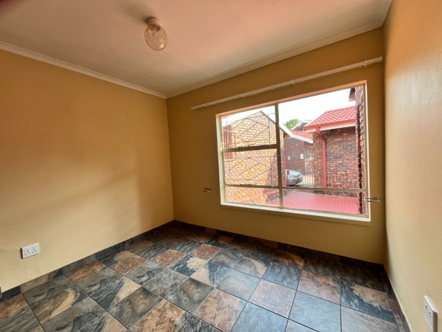  Bedroom Property for Sale in Three Rivers Gauteng