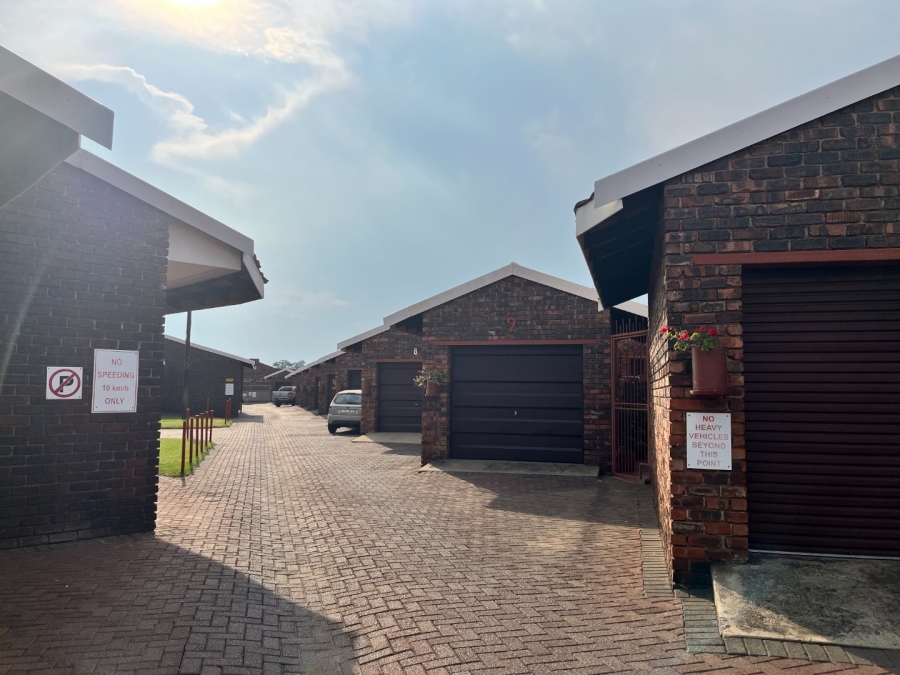  Bedroom Property for Sale in Three Rivers Gauteng