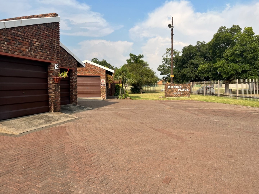  Bedroom Property for Sale in Three Rivers Gauteng