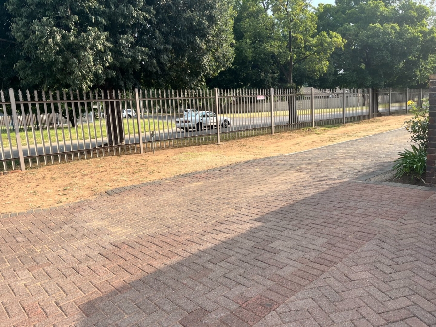  Bedroom Property for Sale in Three Rivers Gauteng