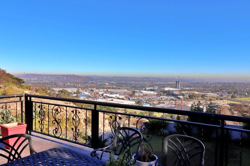  Bedroom Property for Sale in Sunnyridge Gauteng