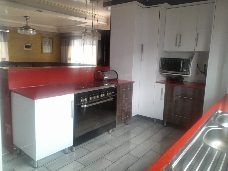3 Bedroom Property for Sale in Dawn Park Gauteng