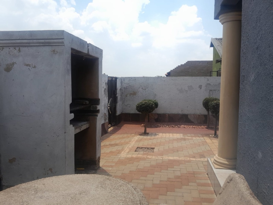 3 Bedroom Property for Sale in Dawn Park Gauteng