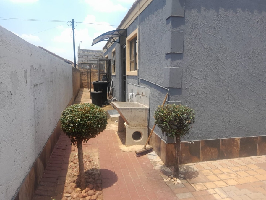 3 Bedroom Property for Sale in Dawn Park Gauteng