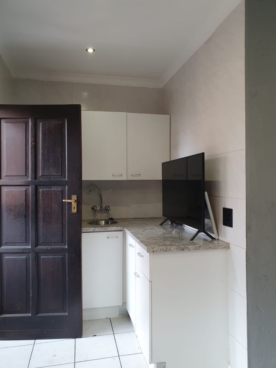 To Let 3 Bedroom Property for Rent in Buurendal Gauteng