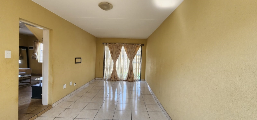 3 Bedroom Property for Sale in Albertsdal Gauteng
