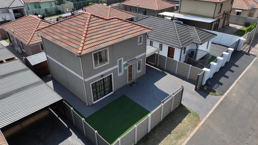 3 Bedroom Property for Sale in Albertsdal Gauteng