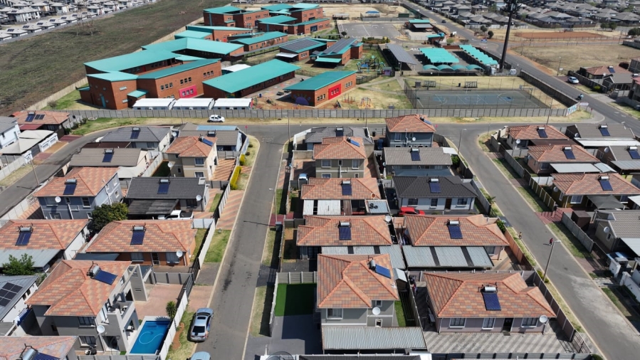 3 Bedroom Property for Sale in Albertsdal Gauteng