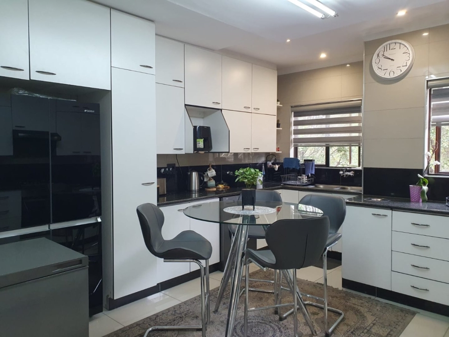 To Let 2 Bedroom Property for Rent in Buurendal Gauteng