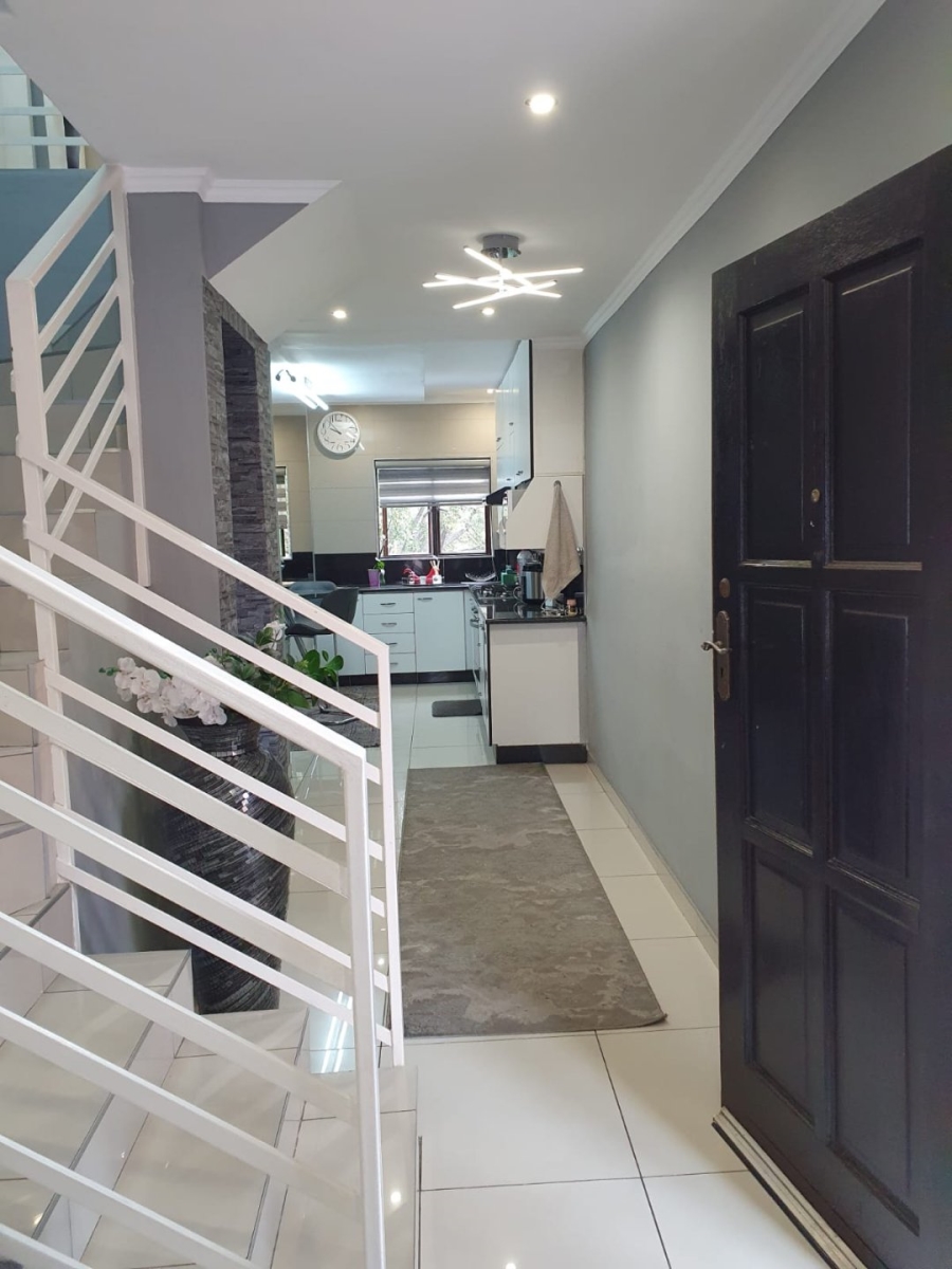 To Let 2 Bedroom Property for Rent in Buurendal Gauteng