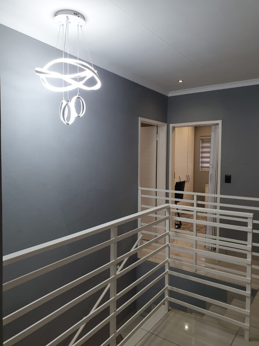 To Let 2 Bedroom Property for Rent in Buurendal Gauteng