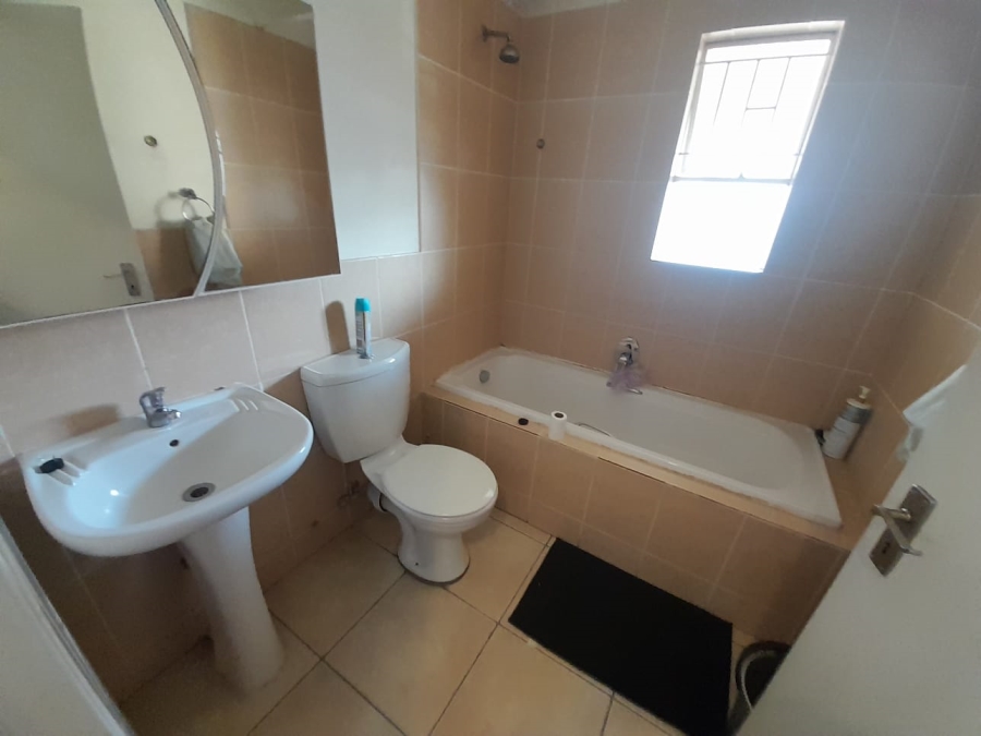 2 Bedroom Property for Sale in Ormonde View Gauteng