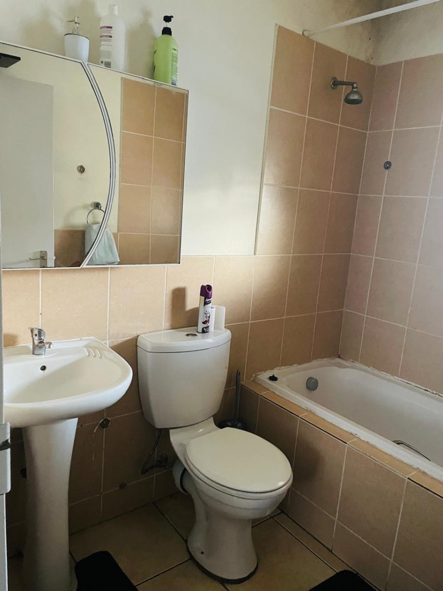 2 Bedroom Property for Sale in Ormonde View Gauteng