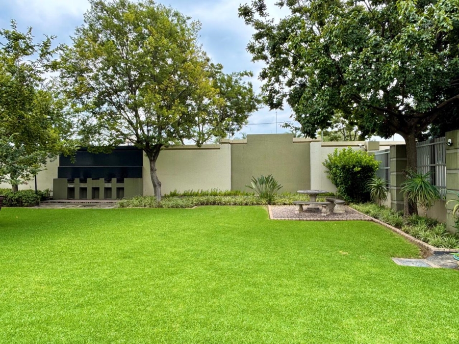 2 Bedroom Property for Sale in Fourways Gauteng